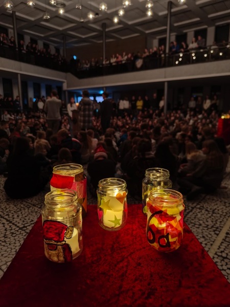 Adventsfeier in der Aula