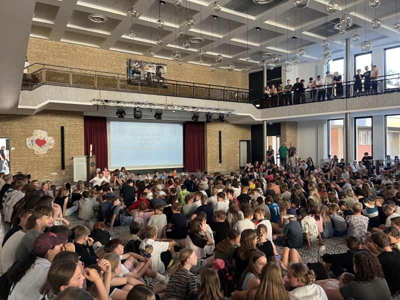 Gemeinsamer Impuls in der Aula