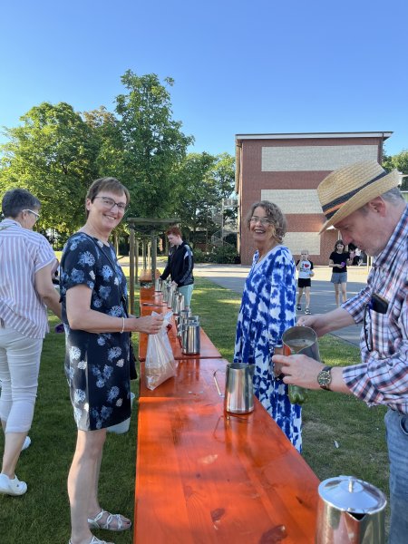 Apfelsaft-Ausschank nach bewährter Tradition