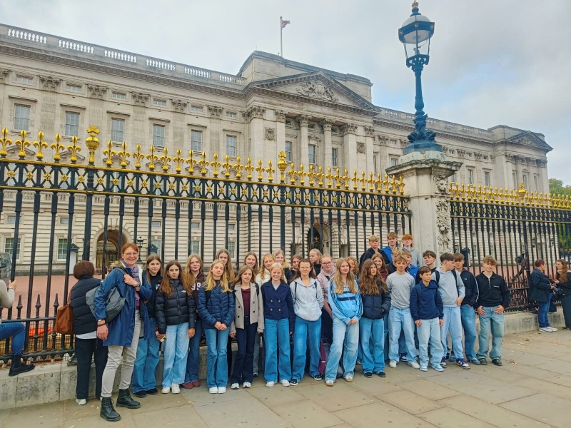 Klasse 8e am Buckingham Palace