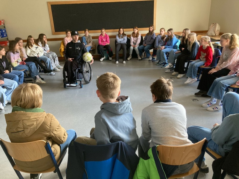 Kevin Michalowski besuchte die Klasse 5c im NW-Unterricht.