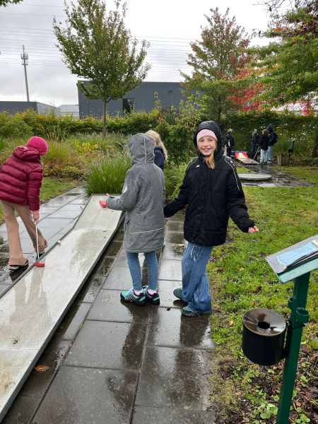 Die 6a bei einer Partie Minigolf