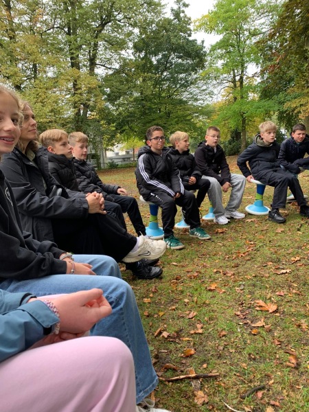 Klasse 6e beim "Sporthockern"