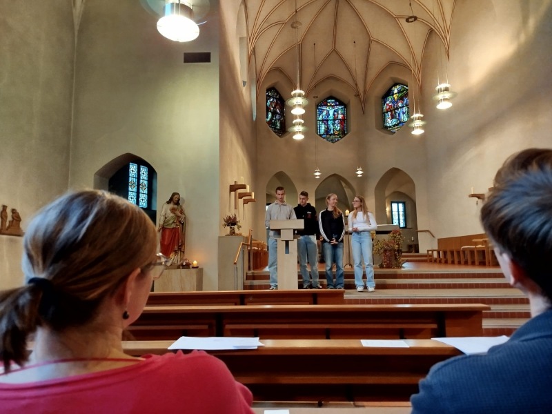 Andacht in der Klosterkirche