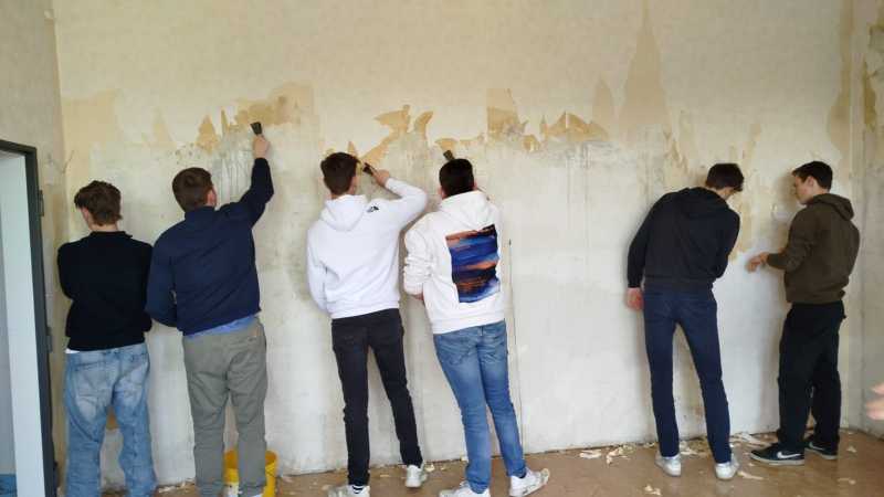 Viele fleißige Hände halfen bei der Renovierung