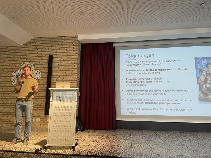 Lehrerfortbildung zum Einsatz von Künstlicher Intelligenz im Unterrichtsalltag