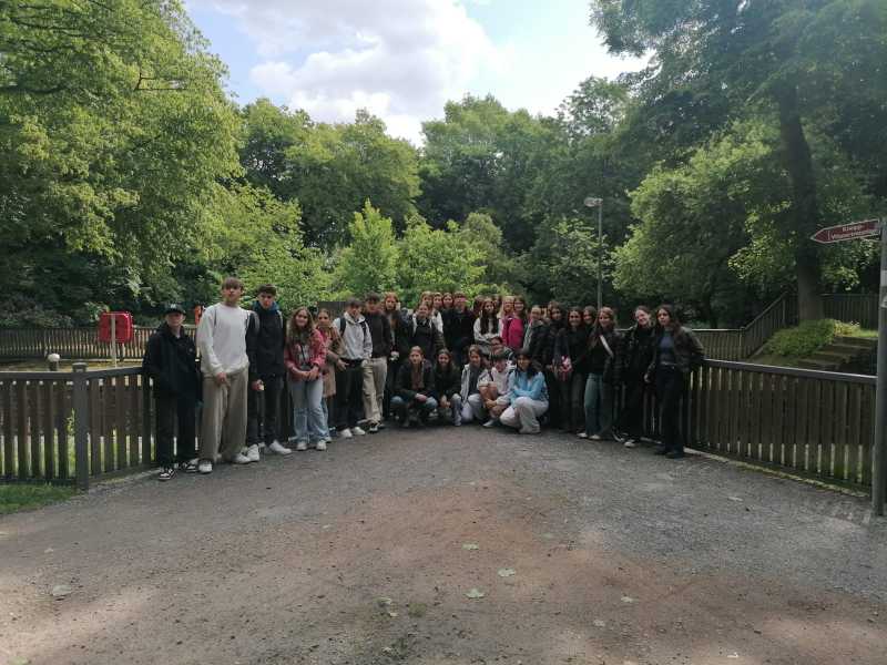 Gruppenfoto vor der Koppelschleuse in Meppen
