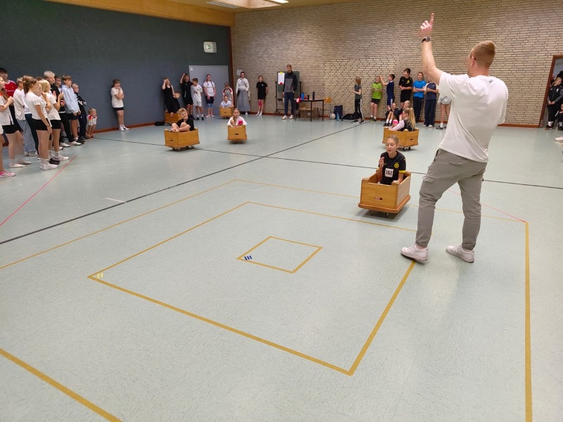 "Menschen-Curling"