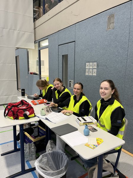 Unsere einsatzbereiten Schulsanitäter