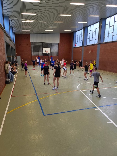 "Zweierball Extreme" im Jahrgang 8