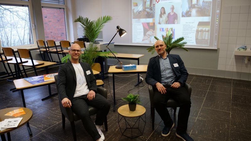 Herr Wehmann und Herr Menzel-Volkmann begrüßen die Besucherinnen und Besucher!