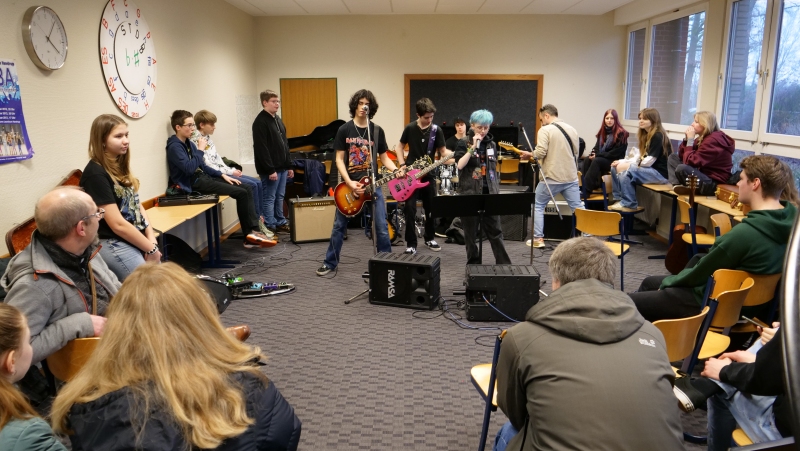 Let's fetz! Die "School of Rock" heizt ein!