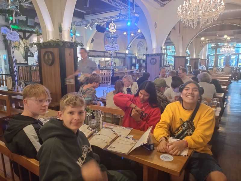 Abendessen im Hofbräuhaus I