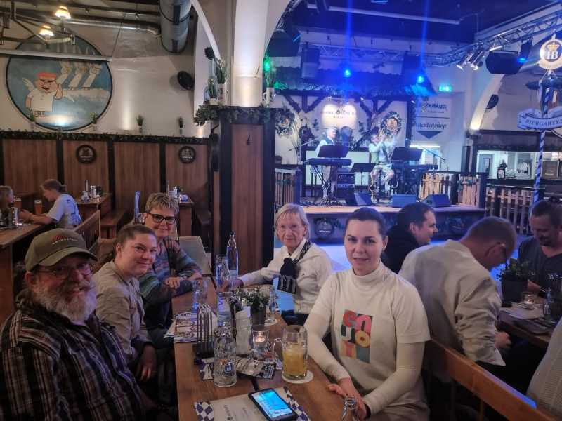 Abendessen im Hofbräuhaus III