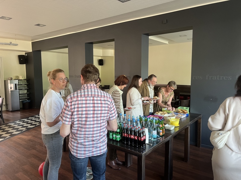 Gemeinsamer Abschluss mit Mitbringbuffet im Refektorium