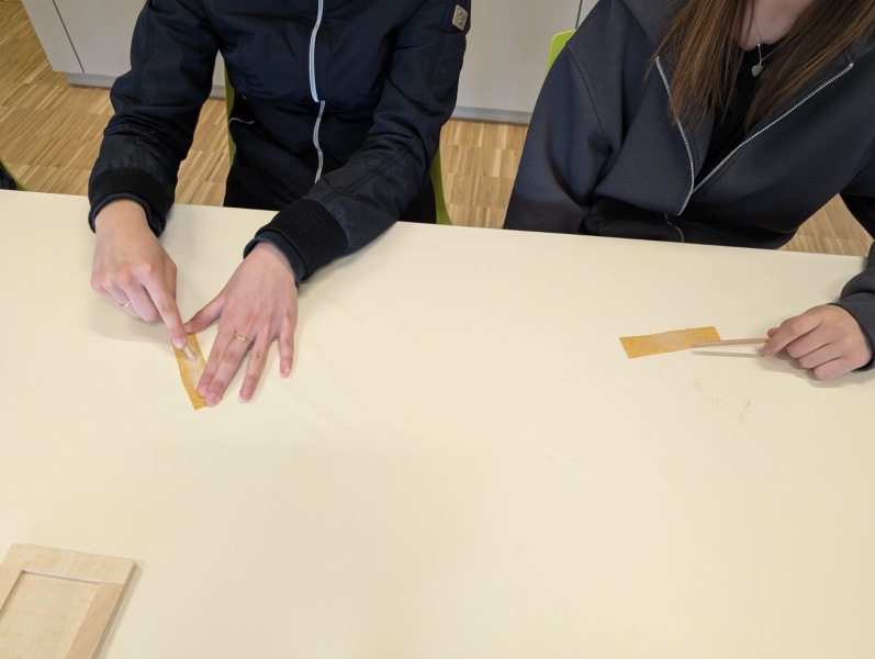 Einblicke in die Workshops: Erstellung von Tafeln und Namensschildern